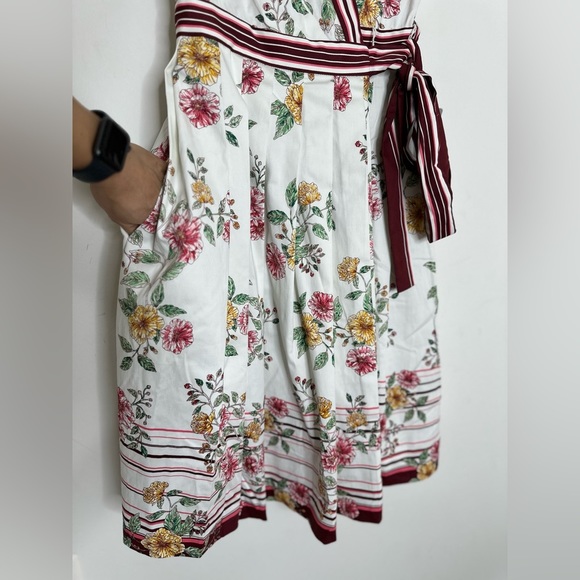 💋 EUC 💋 Gal Meets Glam Teresa Floral Wrap Dress SIZE - Picture 13 of 13